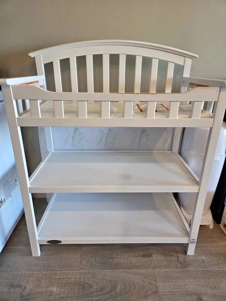 Graco change table