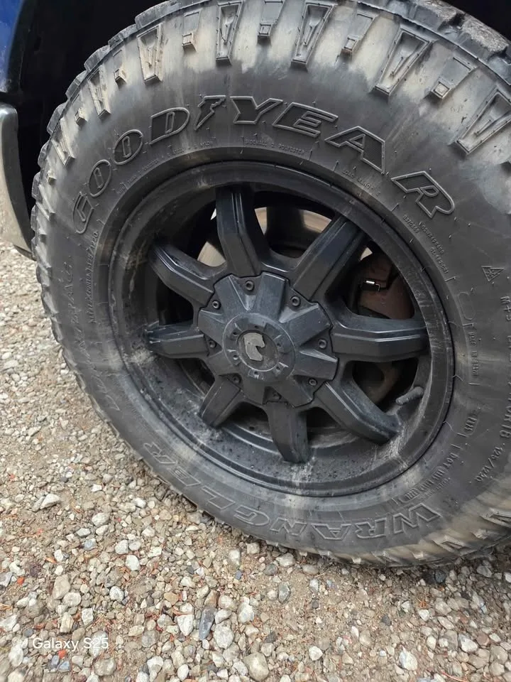 Rims and tires off of ford f150 6 lug image indicator(6)