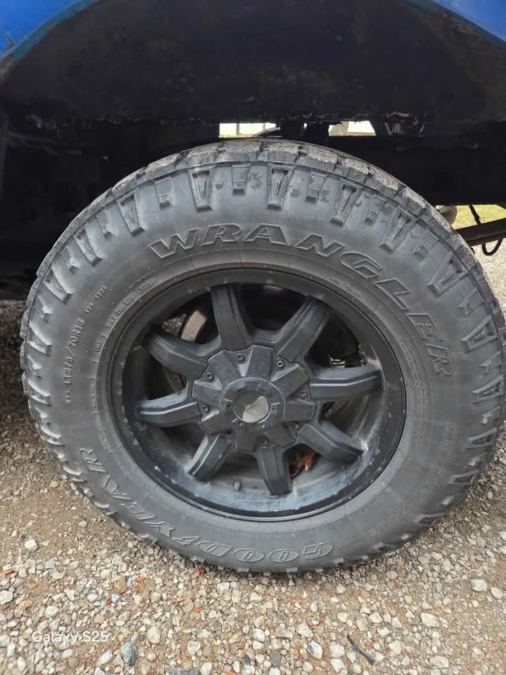 Rims and tires off of ford f150 6 lug image indicator(8)