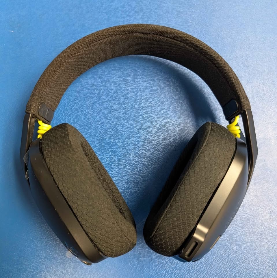 Logitech G435 wireless gaming headphones - barely used - photo 3