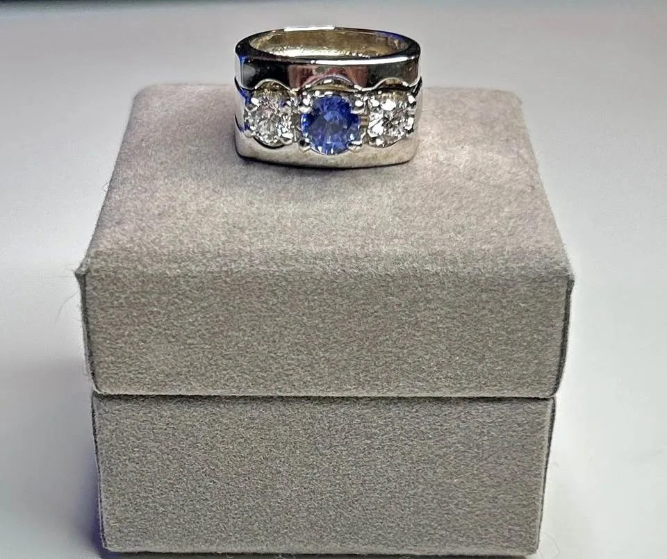 Sapphire & diamond ring