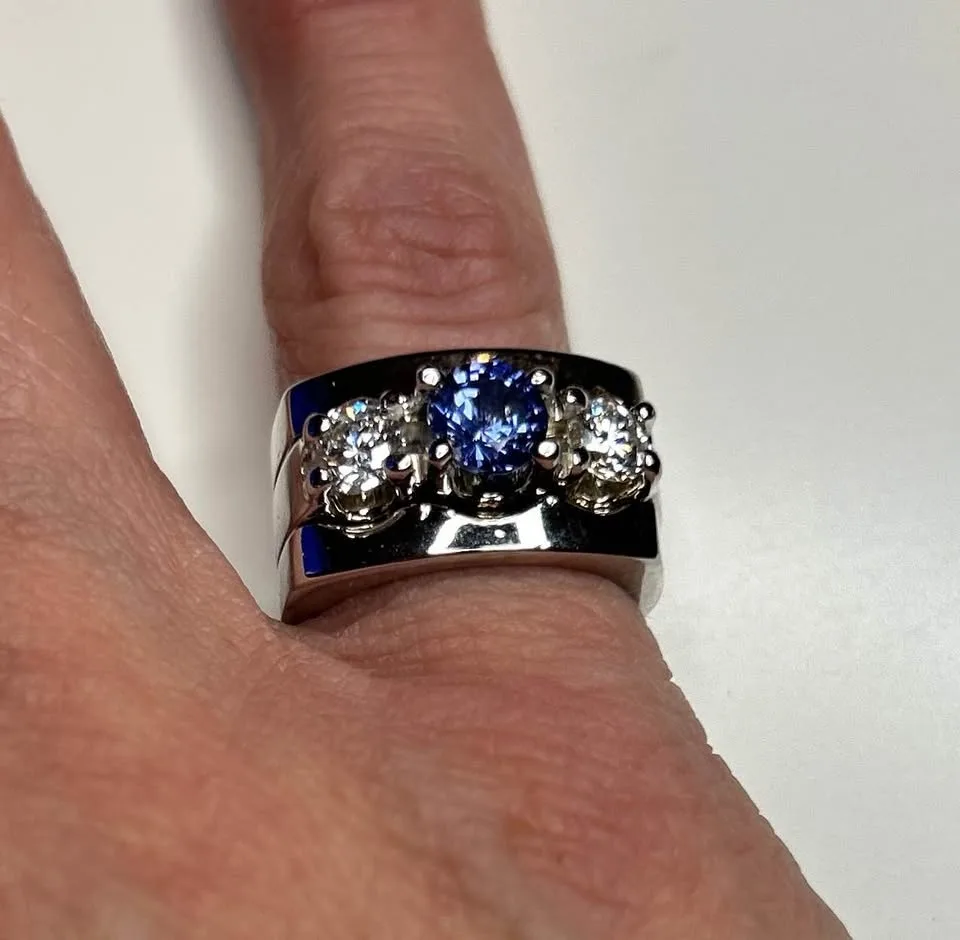 Sapphire & diamond ring image indicator(5)