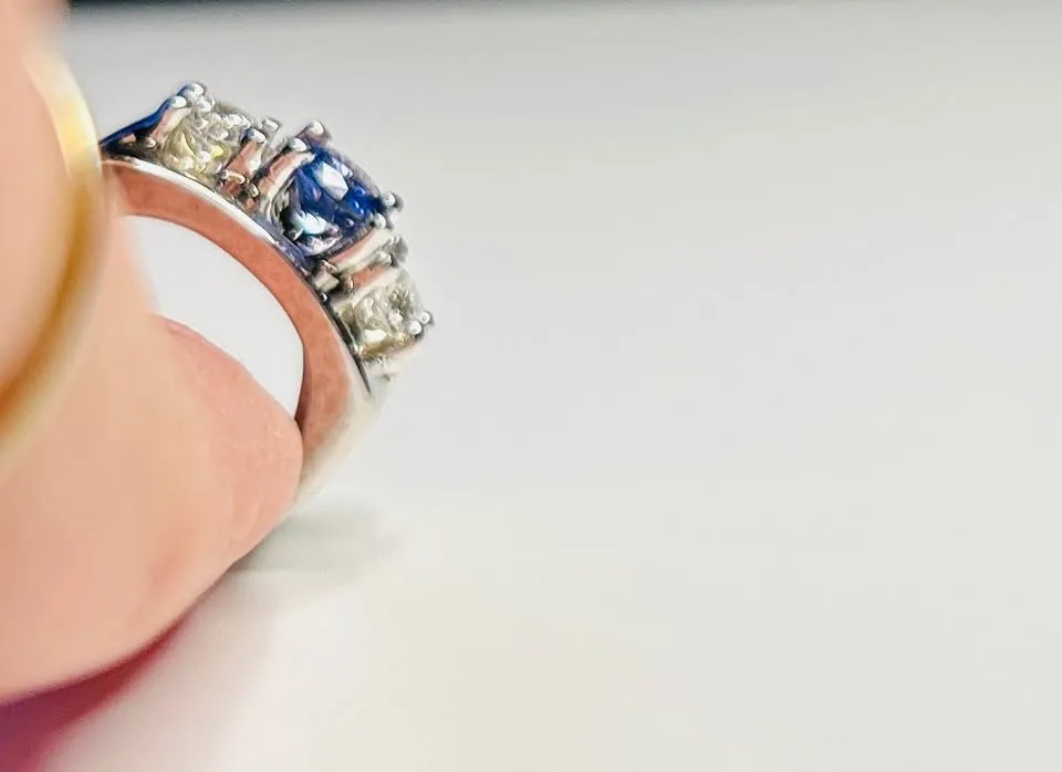 Sapphire & diamond ring image indicator(8)