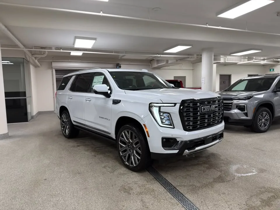2026 GMC Yukon Denali Ultimate 3.0L Diesel image indicator(2)