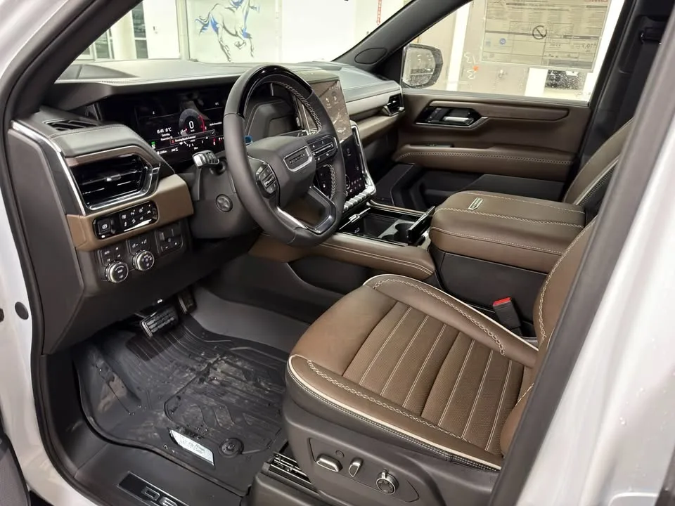 2026 GMC Yukon Denali Ultimate 3.0L Diesel image indicator(6)