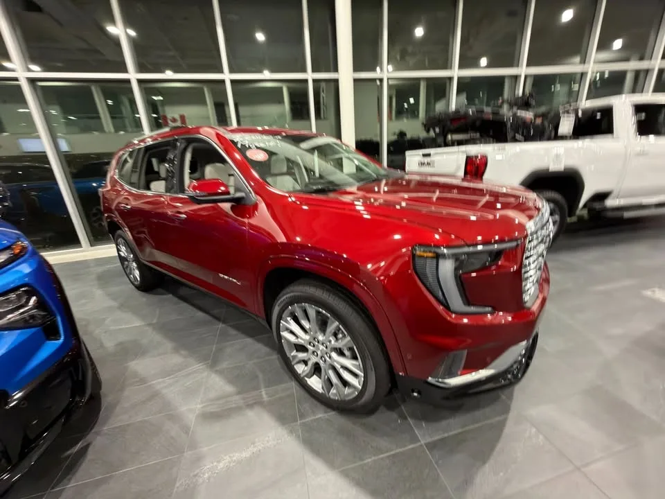 2025 GMC Acadia Denali image indicator(5)