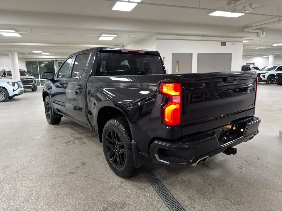 2024 Chevrolet Silverado 1500 image indicator(4)