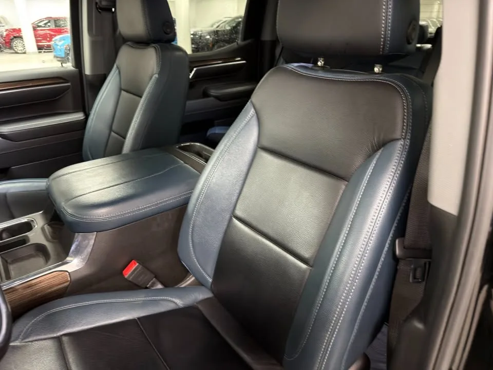 2024 Chevrolet Silverado 1500 image indicator(7)