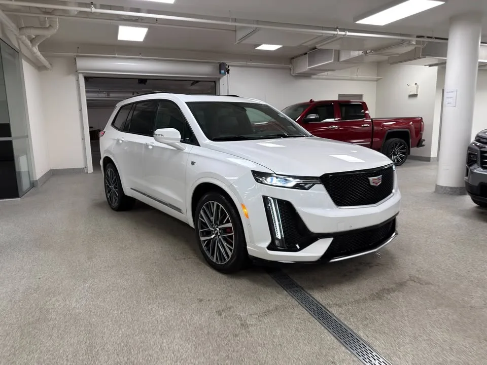 2024 Cadillac XT6 Sport image indicator(2)