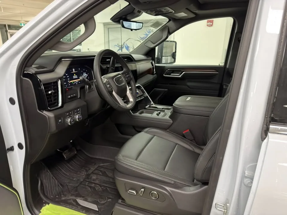 2026 GMC Sierra 3500HD image indicator(6)