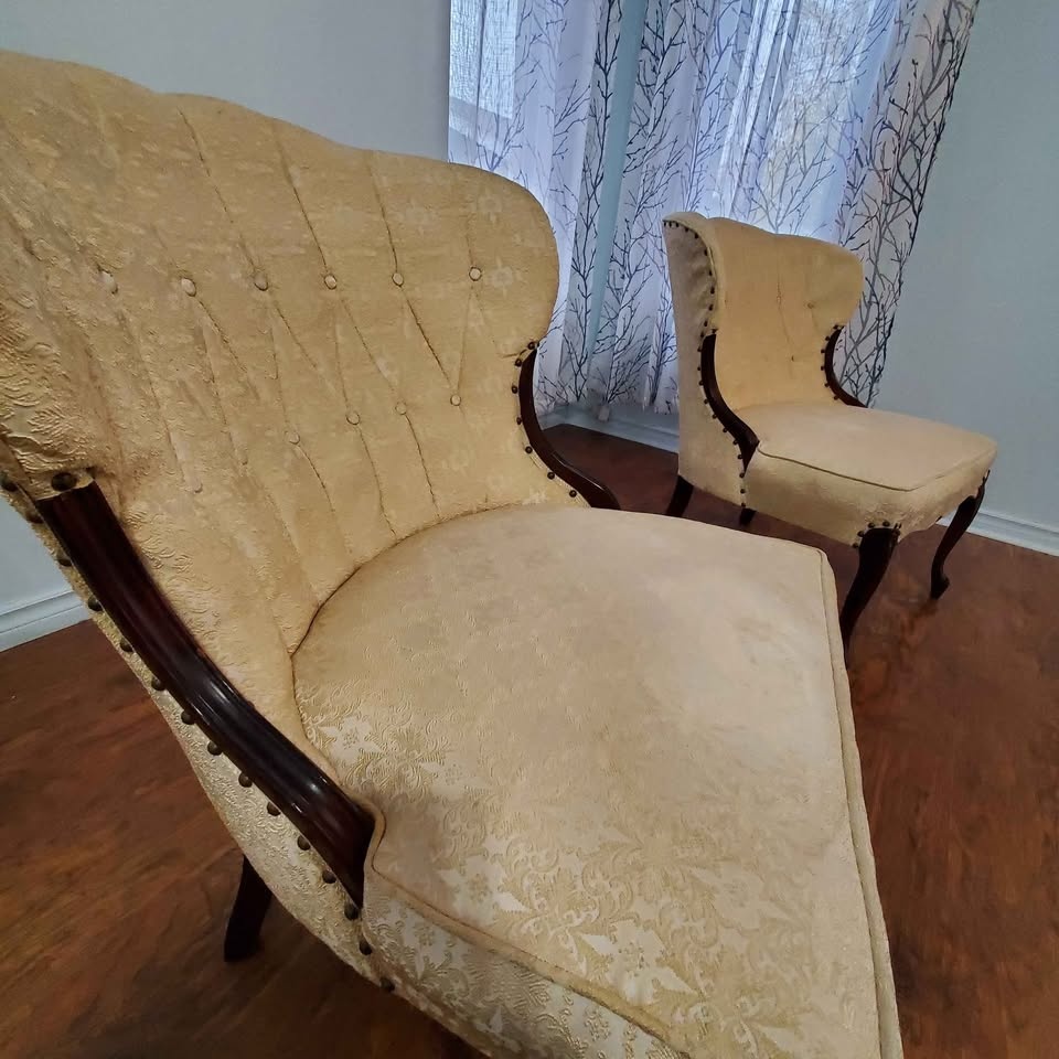 Vintage Upholstered Accent Chairs – Matching Pair - photo 3