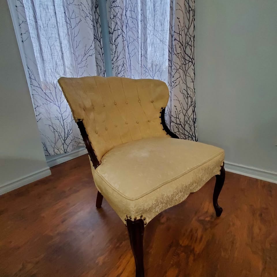 Vintage Upholstered Accent Chairs – Matching Pair - photo 4