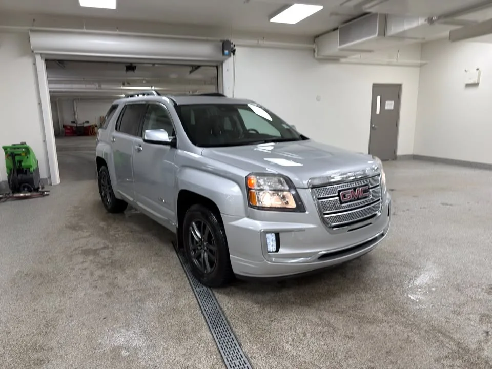 2017 GMC Terrain Denali image indicator(2)
