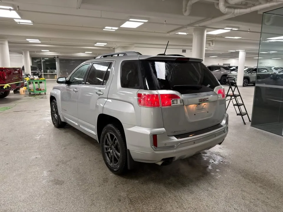 2017 GMC Terrain Denali image indicator(4)