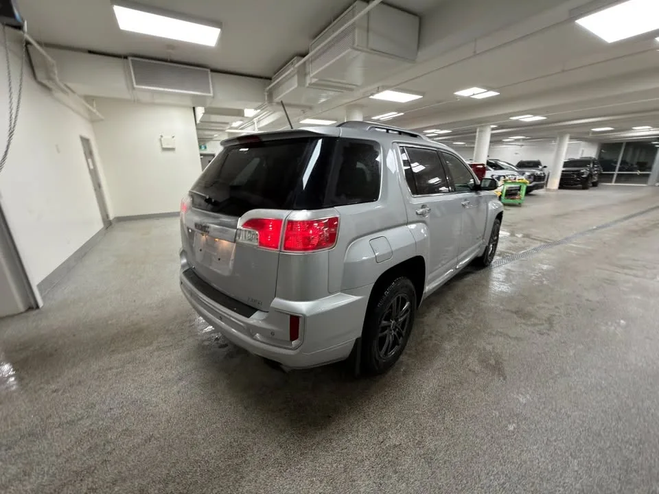 2017 GMC Terrain Denali image indicator(5)