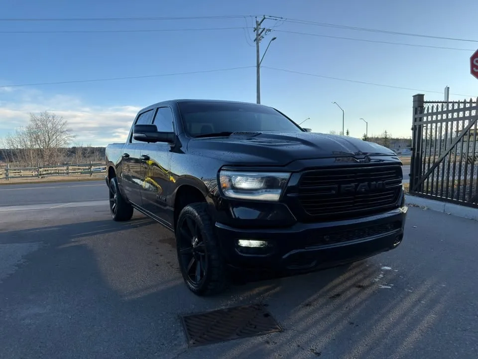 2020 Ram 1500 Sport image indicator(2)