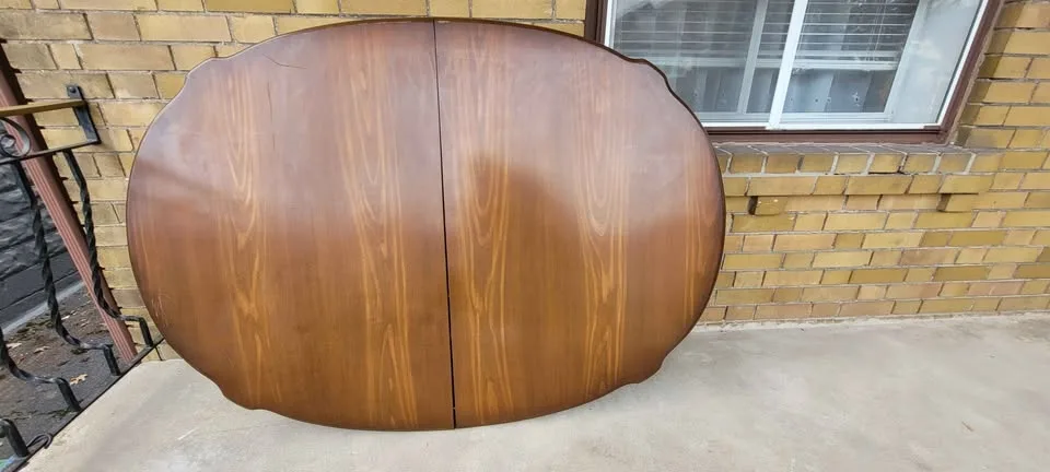 WOODEN DINING ROOM TABLE image indicator(3)