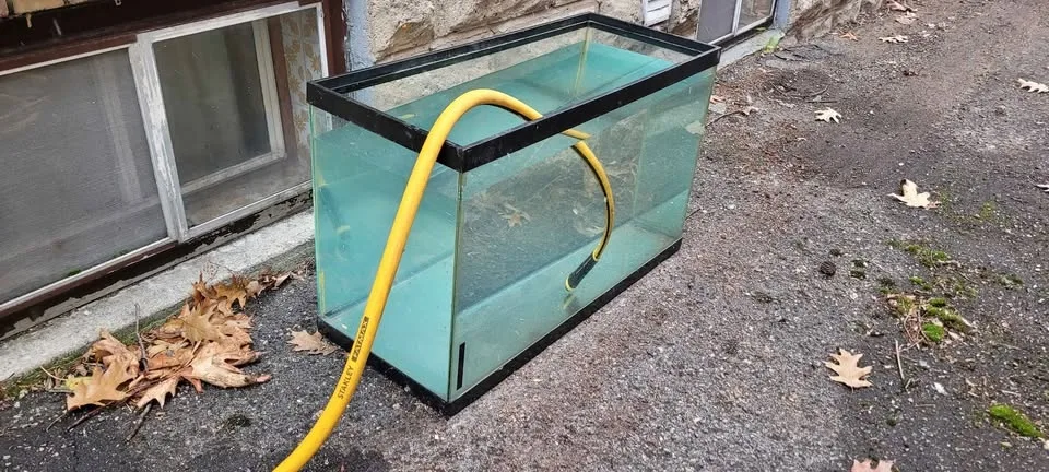 AQUARIUM/ FISH TANK image indicator(2)