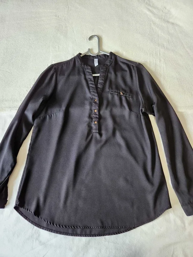 Black Long-sleeved Blouse