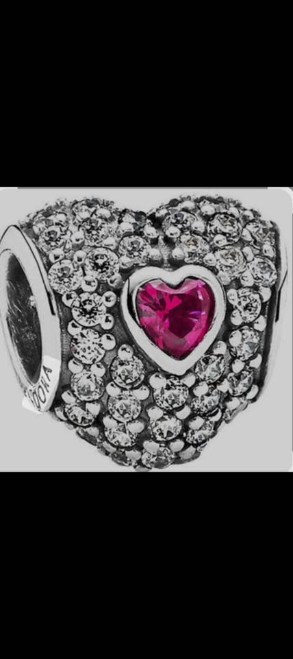 Authentic Pandora crystal heart charm bracelet - photo 3
