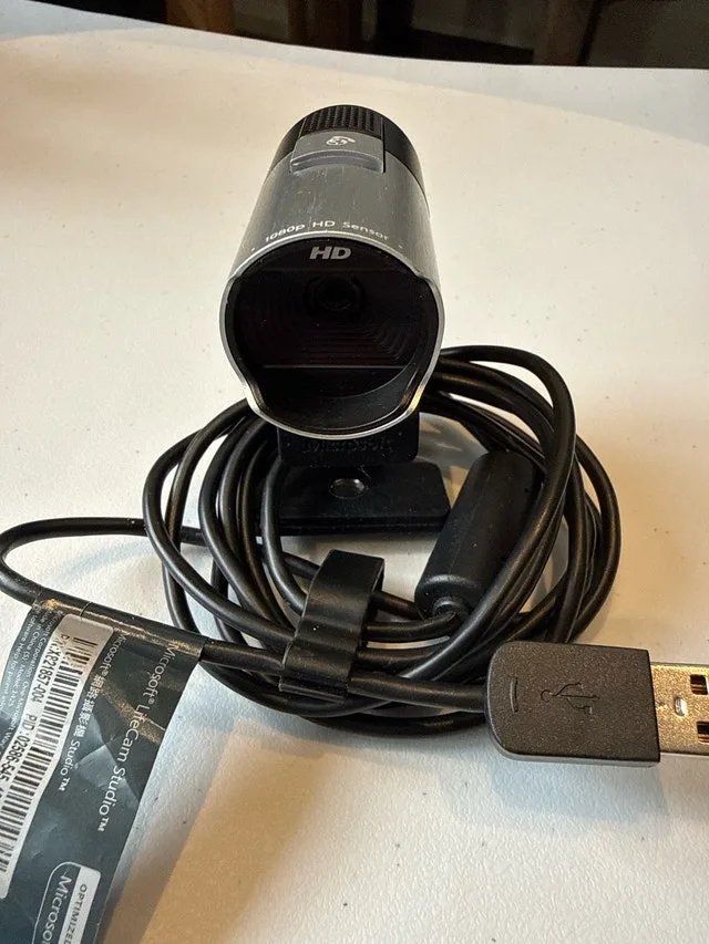 Microsoft HD LifeCam Studio image indicator(3)