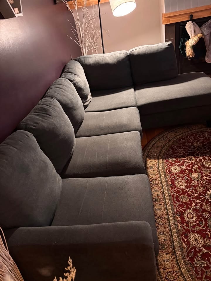 Sectional Couch - photo 2