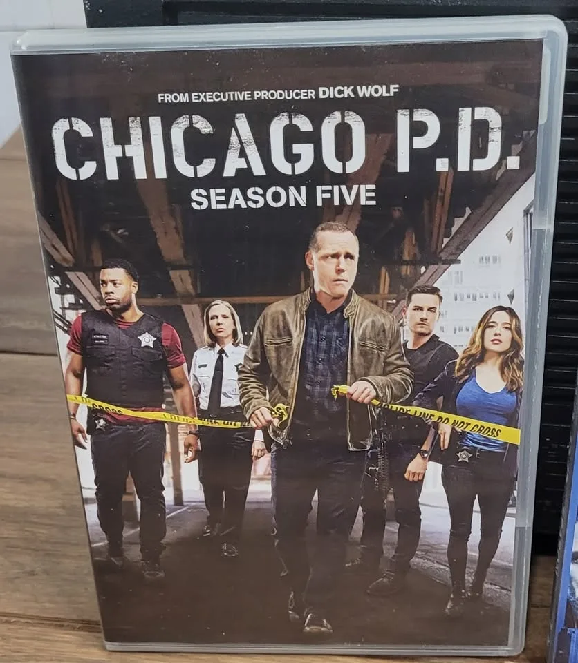 Chicago P.D. Seasons 5, 6, 7, and 8, on DVD image indicator(3)