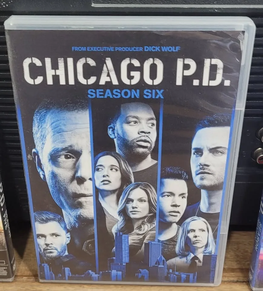 Chicago P.D. Seasons 5, 6, 7, and 8, on DVD image indicator(5)