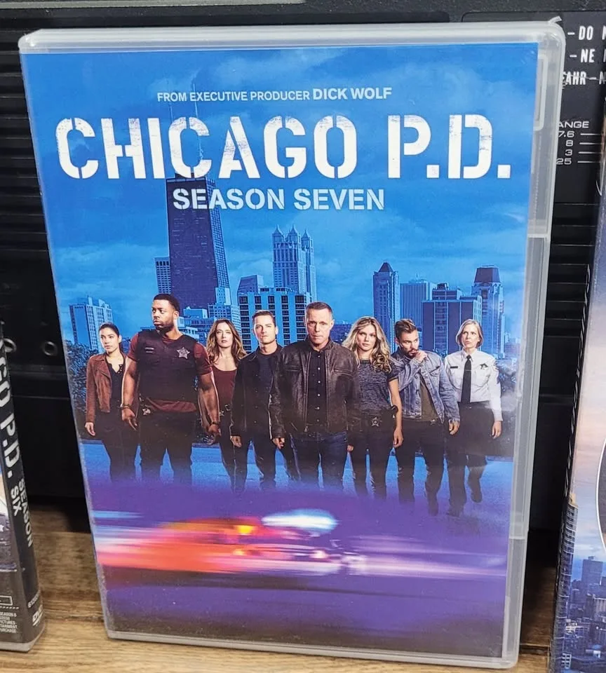 Chicago P.D. Seasons 5, 6, 7, and 8, on DVD image indicator(7)