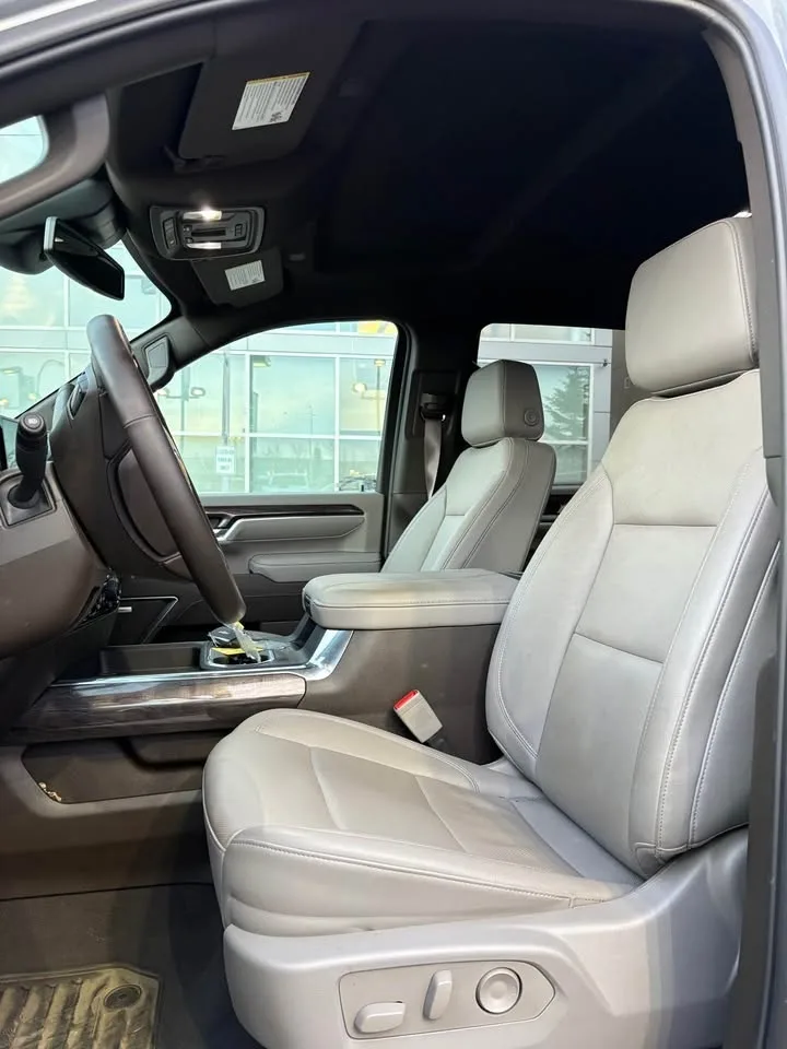 2025 Chevrolet 3500 HD Regular Cab image indicator(5)