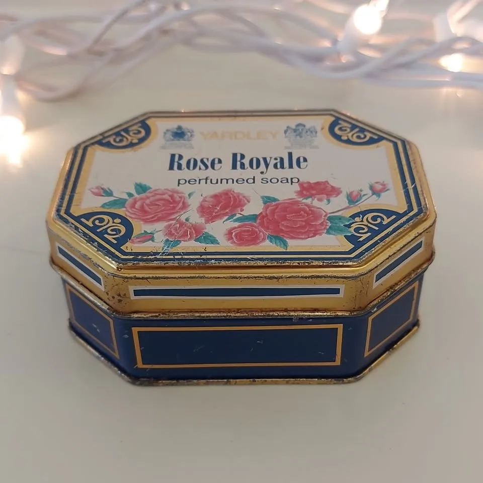 vintage 1986 Yardley Rose Royal perfumed Soap Box tin