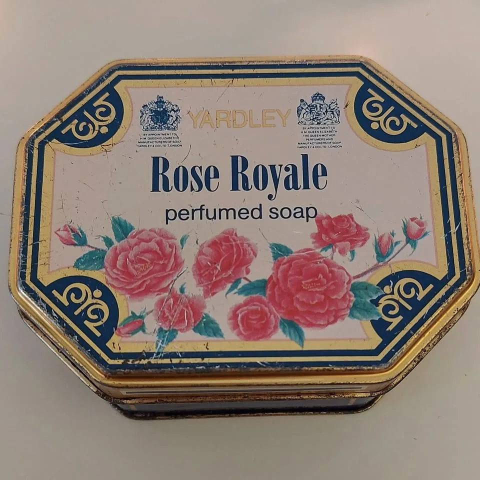 vintage 1986 Yardley Rose Royal perfumed Soap Box tin image indicator(2)