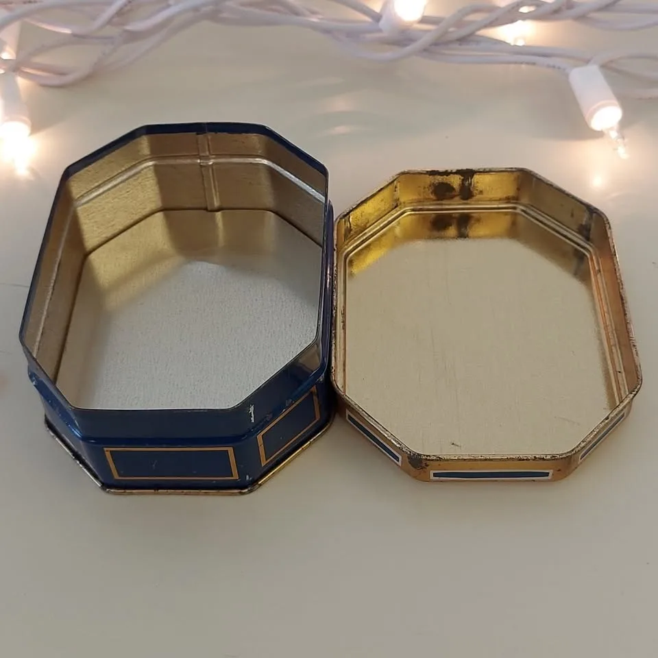 vintage 1986 Yardley Rose Royal perfumed Soap Box tin image indicator(7)