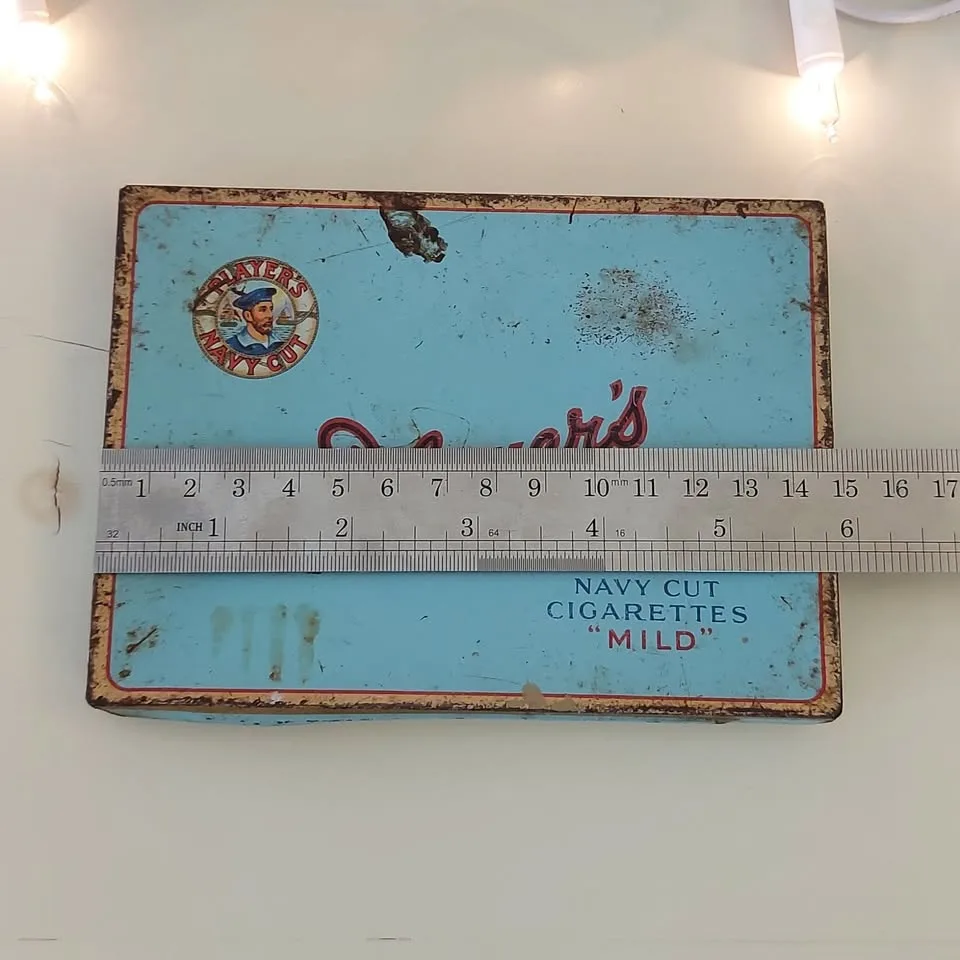 Player's Navy Cut Steel Tin image indicator(9)