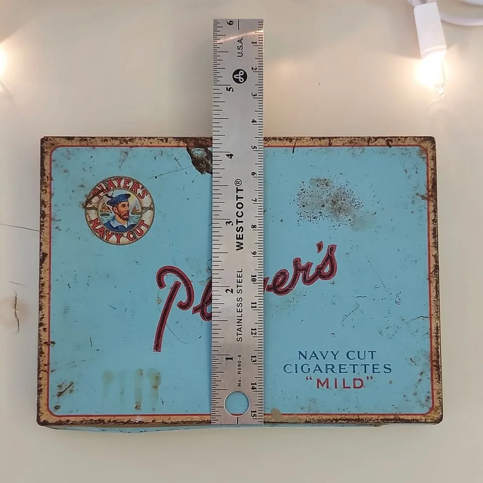 Player's Navy Cut Steel Tin image indicator(10)