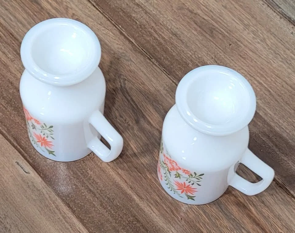 1970's Milk Glass Orange Daisies Coffee Mugs image indicator(6)