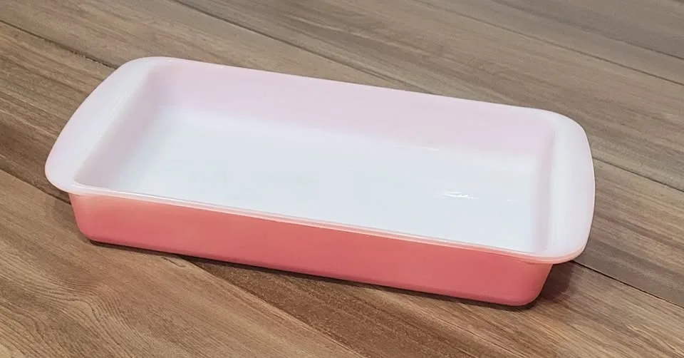 Rare Pyrex Flamingo Pink 2 quart Baking Dish 232 image indicator(7)