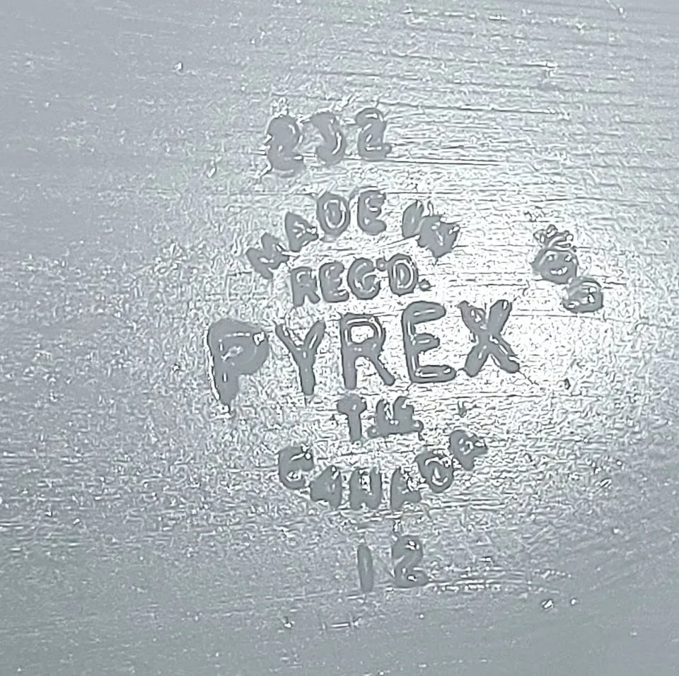 Rare Pyrex Flamingo Pink 2 quart Baking Dish 232 image indicator(8)