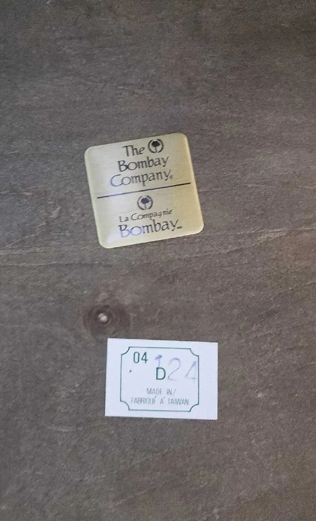 Bombay Company Oval Side Table - Queen Anne Legs image indicator(3)