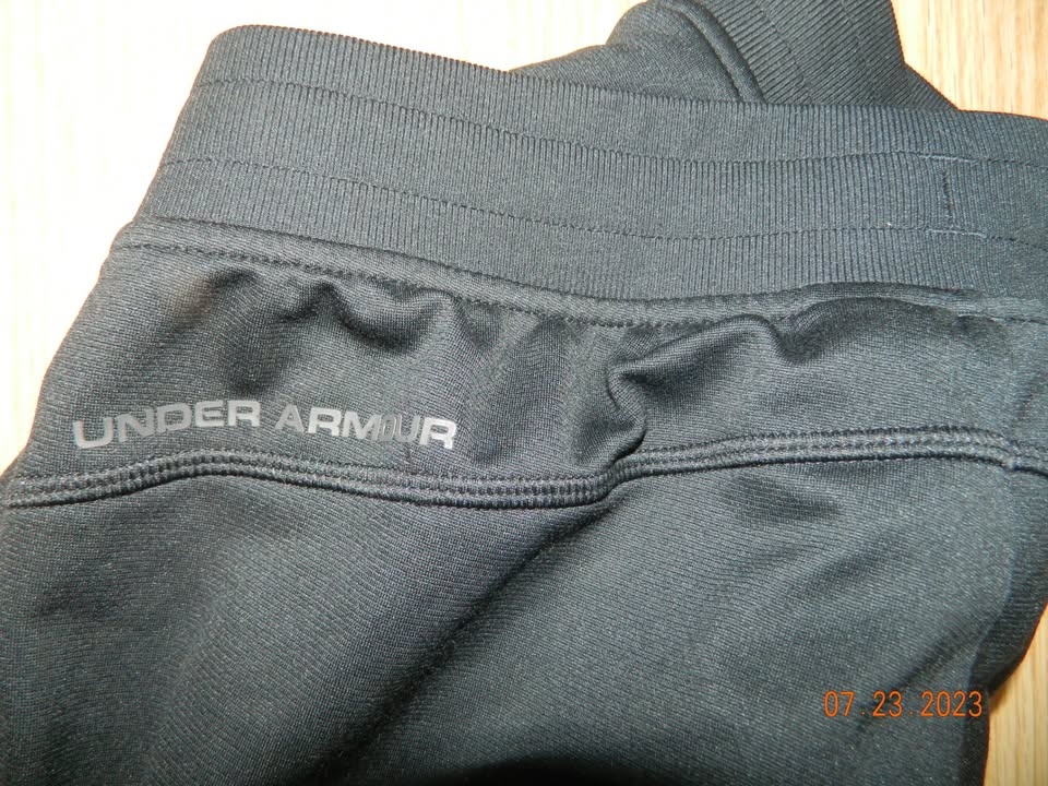 WOMENS(I BELIEVE) UNDER ARMOUR COLD GEAR TRACKS(LOOSE FIT)...SIZ - photo 2