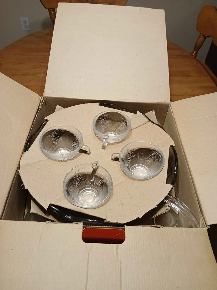 27 Piece Punch Bowl Set image indicator(2)