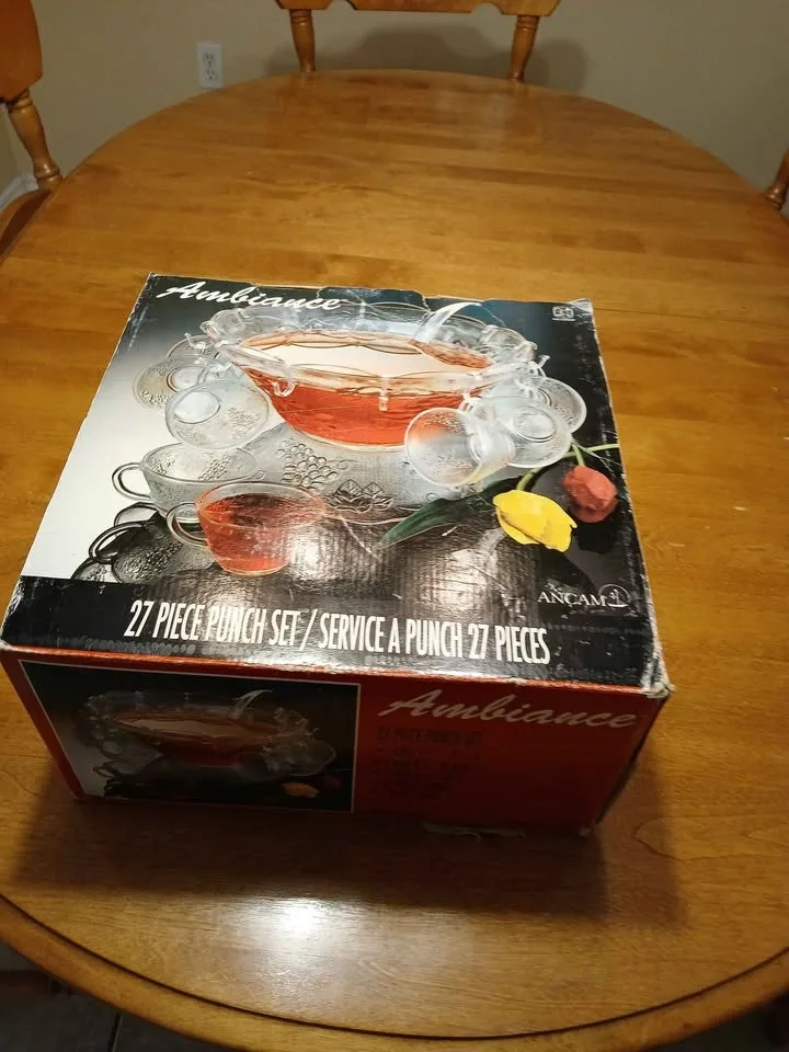 27 Piece Punch Bowl Set image indicator(3)