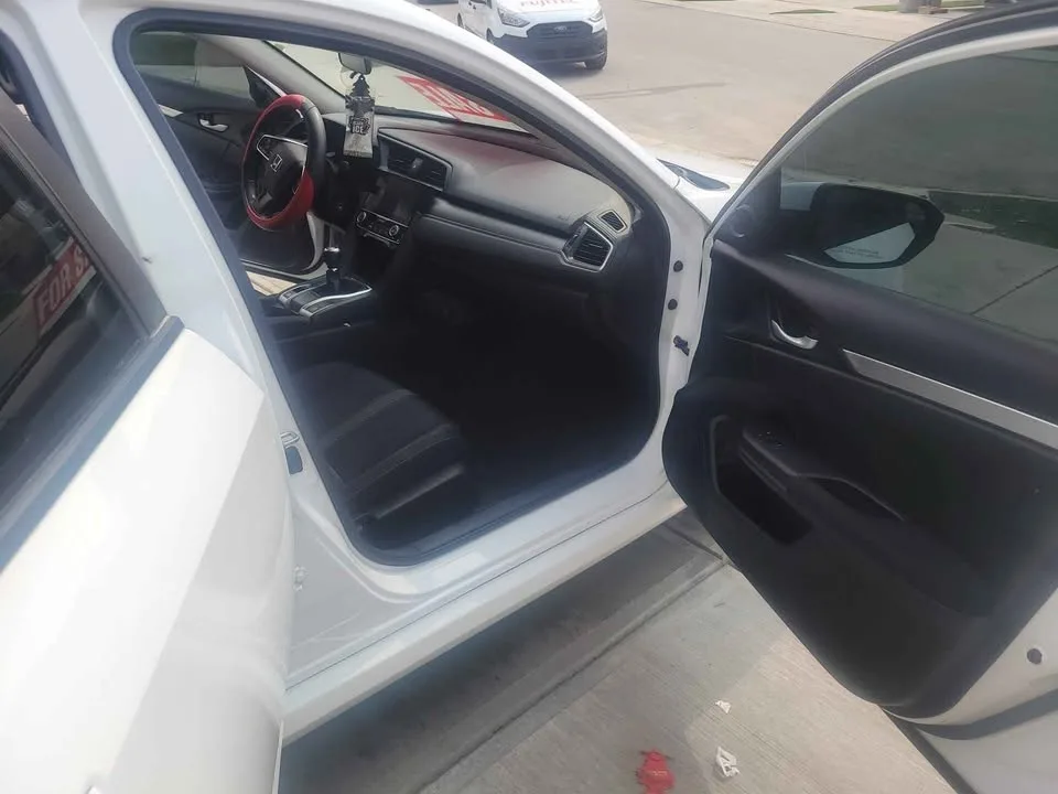 2018 Honda Civic image indicator(10)