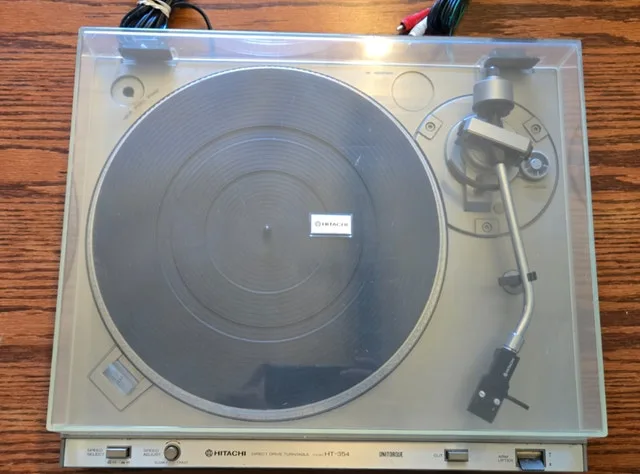 Hitachi HT-354 Turntable Record Player