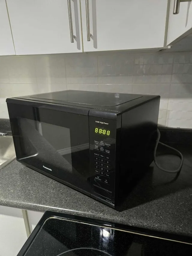 Panasonic NN-SG616B 1.3 cu. ft. Microwave Oven image indicator(2)