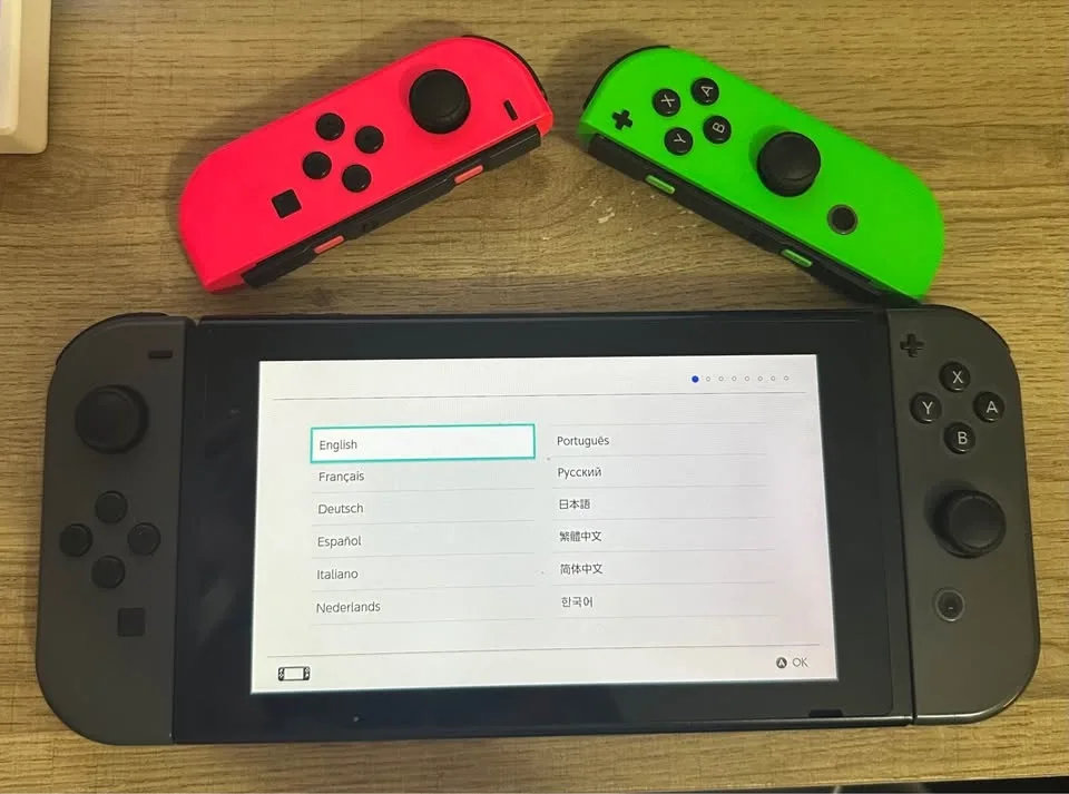 Nintendo Switch + Accessories image indicator(2)