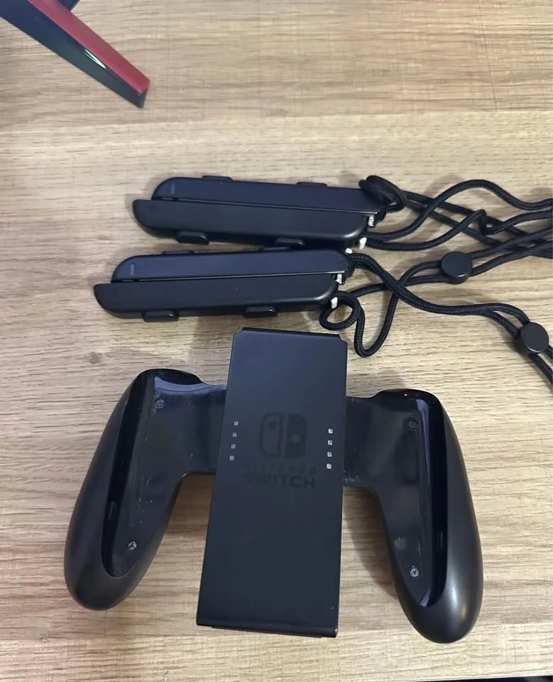 Nintendo Switch + Accessories image indicator(6)