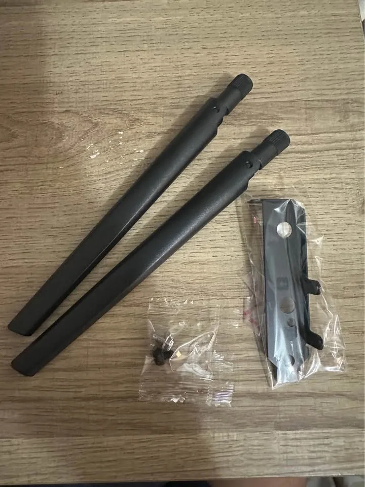 Asus PCI-E Network card and TPlink Bluetooth adaptor. image indicator(4)