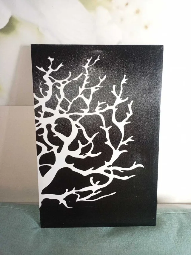 Black and white tree pictures image indicator(2)