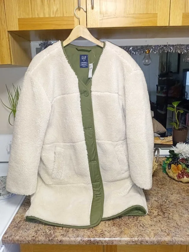 Brand new tags on Gap unisex jacket size large women ,men image indicator(2)